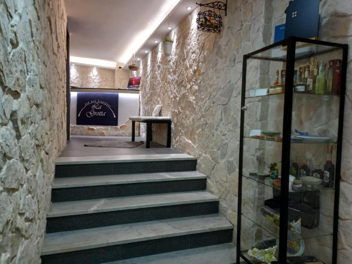 B&B La Grotta 尼科洛西 外观 照片