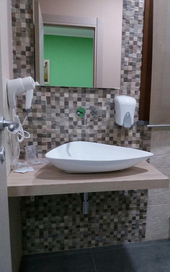 B&B La Grotta 尼科洛西 外观 照片