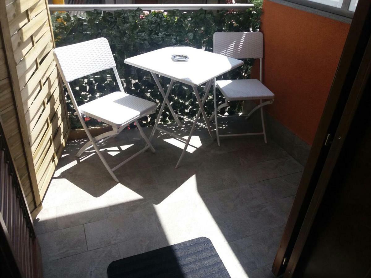 B&B La Grotta 尼科洛西 外观 照片