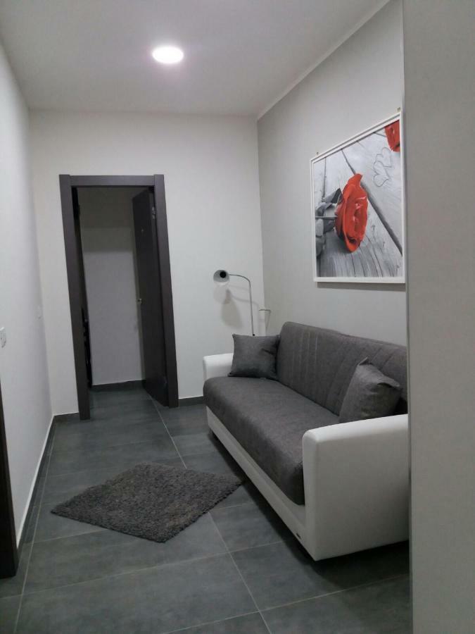 B&B La Grotta 尼科洛西 外观 照片