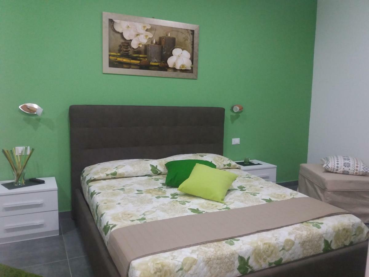 B&B La Grotta 尼科洛西 外观 照片