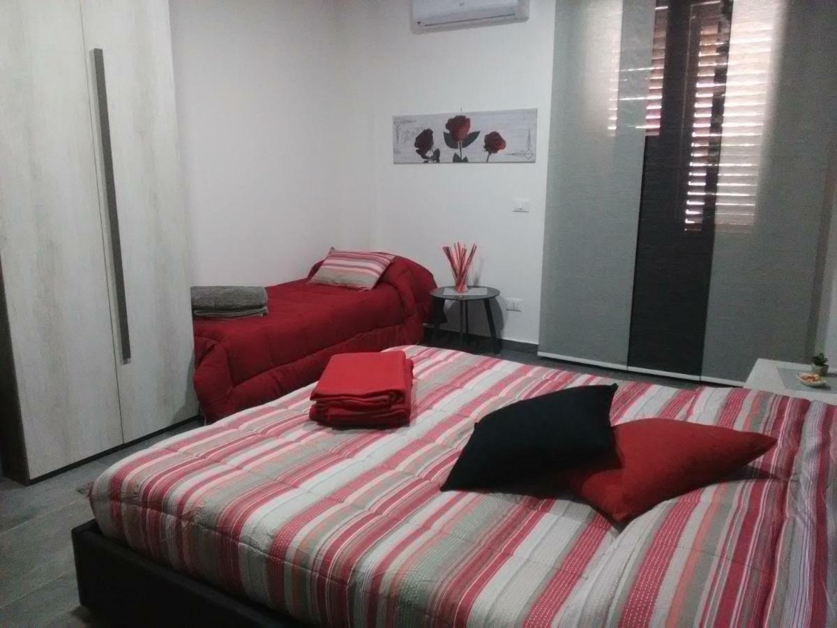 B&B La Grotta 尼科洛西 外观 照片