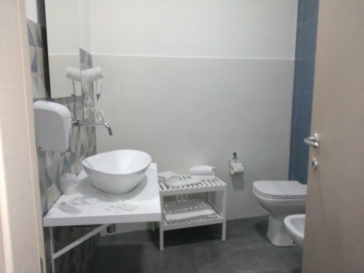 B&B La Grotta 尼科洛西 外观 照片